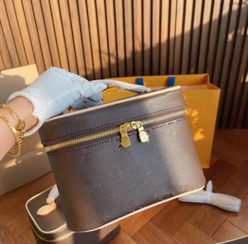 Designer Lady Cosmetic Bags Fashion Makeup Bag Women Designers Toiletry Travel Pouch Purses High Quality Make up Handbags